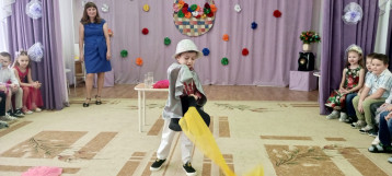 Утренник ко дню 8 марта Утренник ко дню 8 марта.